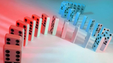 蝴蝶效应多米诺骨牌、拓展方案、团建方案